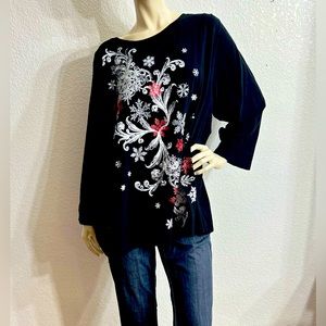 Women’s Fashion Bug Pullover Longsleeve Shirt with a Winter Theme Pattern. LS-1